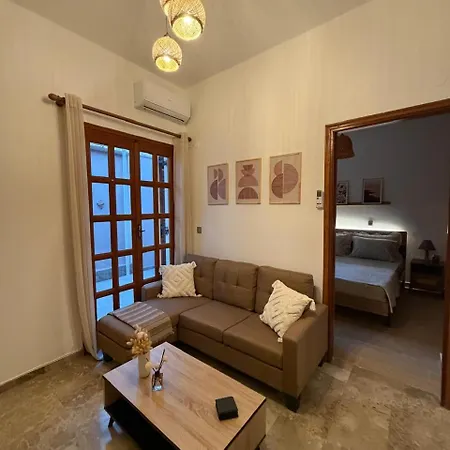 Seaside Retreat شقة Petalídhion
